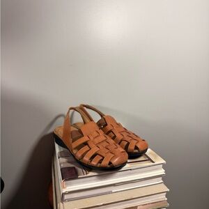 Array Women’s Size 8.5 Tan Woven Leather Sandals